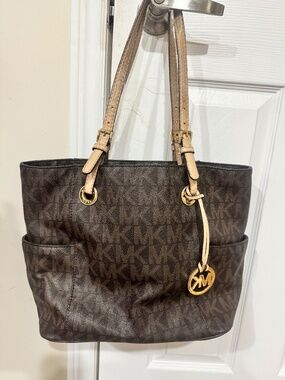 Authentic Michael Kors shoulder bag